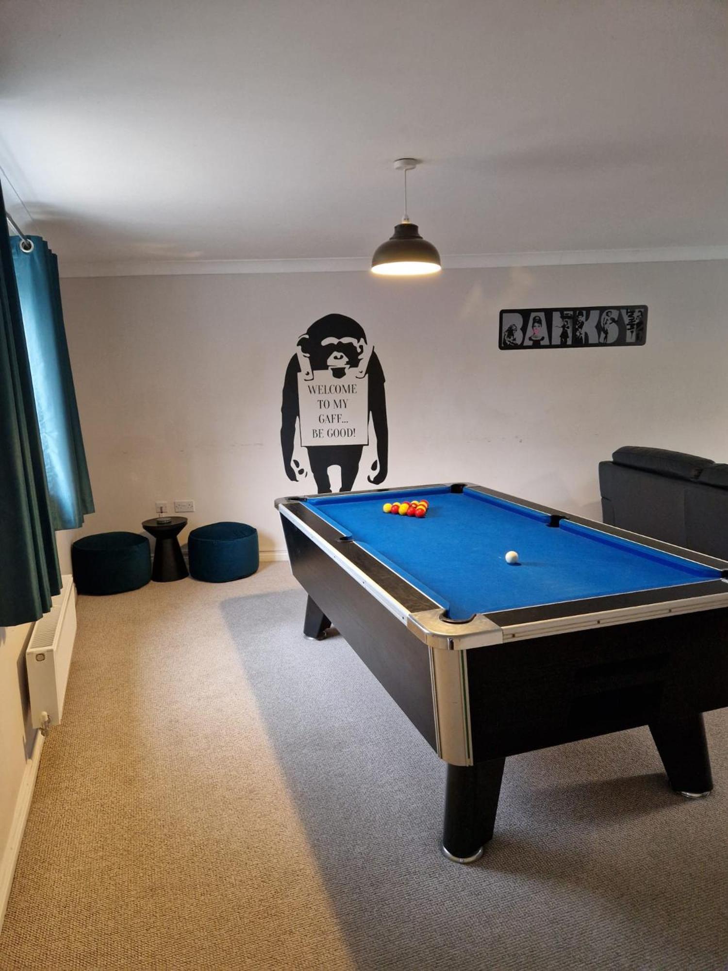Hereford - Finch House - Modern 4 Bedroom House Located In South Hereford, Dog Friendly With Nearby Countryside, Pool Table, Sleeps Up To 10 Guests - Hosted By Rentmyhouse Casa de Férias *