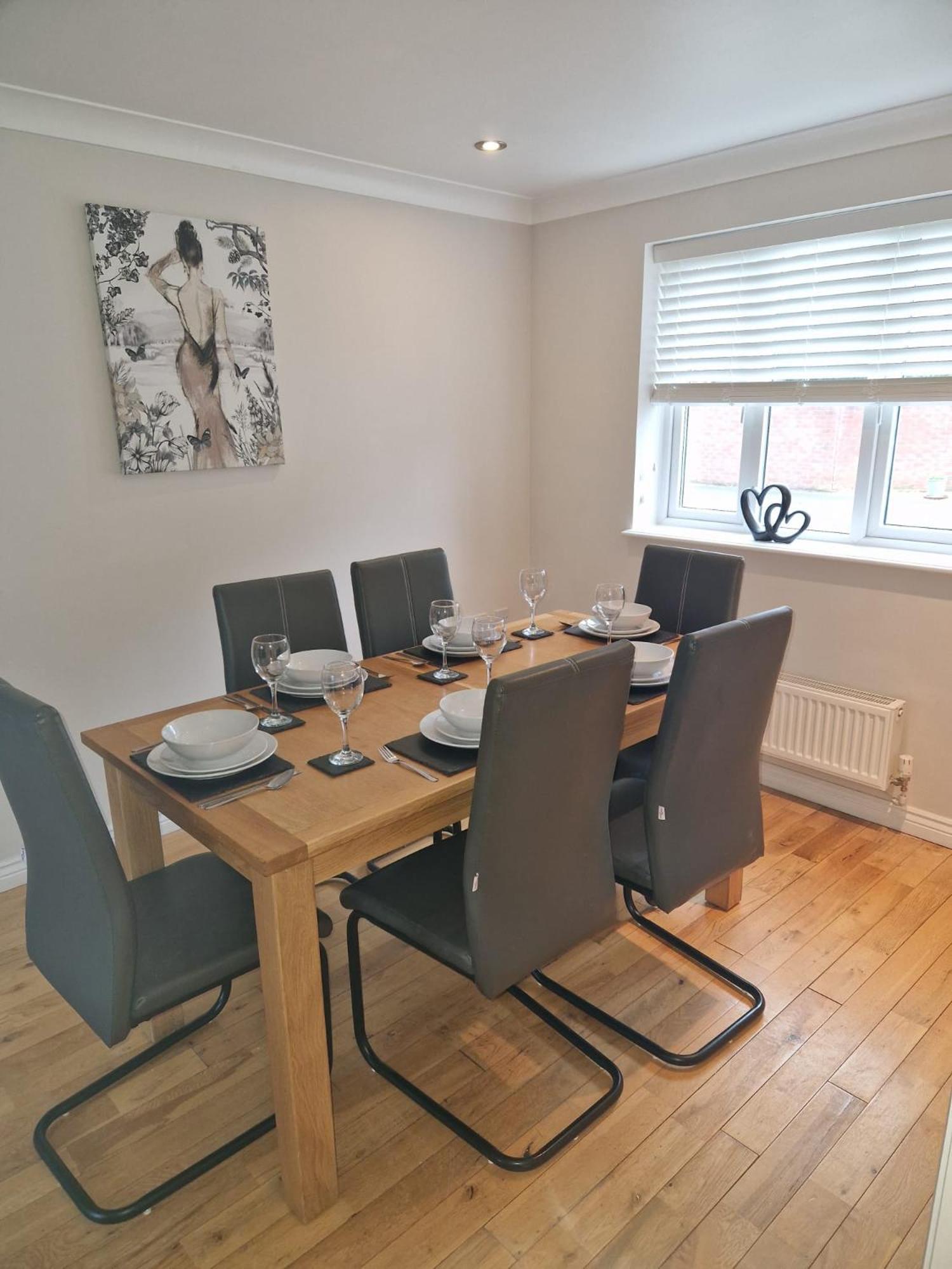 Hereford - Finch House - Modern 4 Bedroom House Located In South Hereford, Dog Friendly With Nearby Countryside, Pool Table, Sleeps Up To 10 Guests - Hosted By Rentmyhouse Casa de Férias Hereford