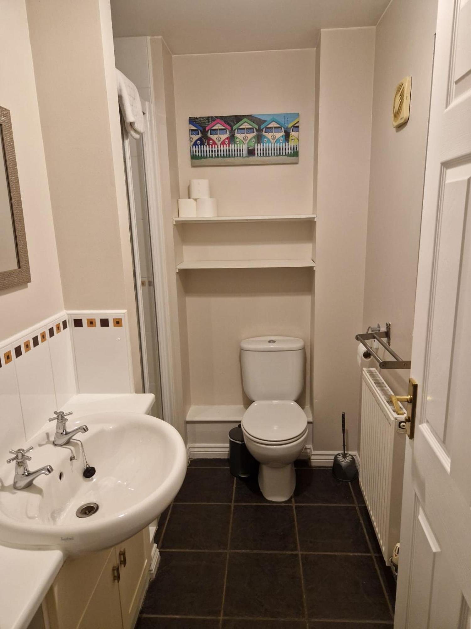 Hereford - Finch House - Modern 4 Bedroom House Located In South Hereford, Dog Friendly With Nearby Countryside, Pool Table, Sleeps Up To 10 Guests - Hosted By Rentmyhouse Casa de Férias *